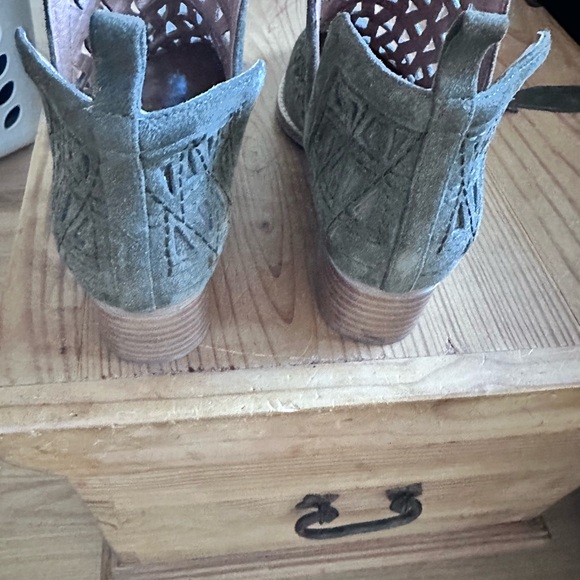 Jeffrey Campbellll olive booties - Picture 3 of 4